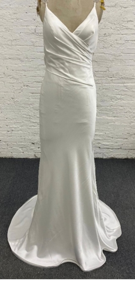 Satin Low Back Wedding Gown ✨ FREE VEIL ✨ - Picture 7 of 15